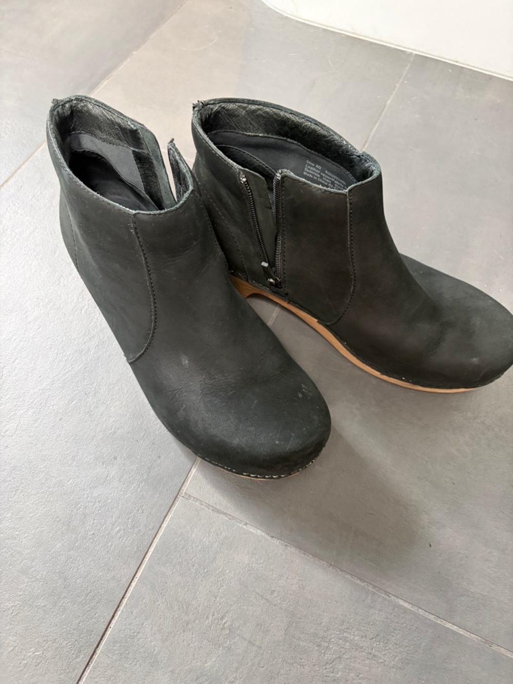 Dansko Becka Black Suede Sz 40